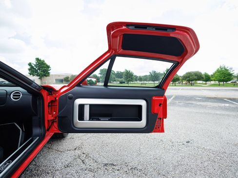 Used 2005 Ford GT RWD image 34