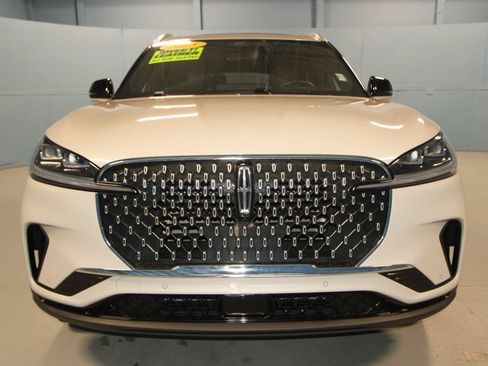 Used 2025 Lincoln Aviator Reserve w/ Illumination Package AWD/4WD image 35