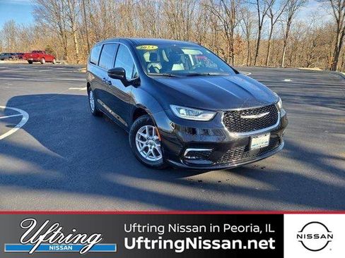 Used 2024 Chrysler Pacifica Touring-L FWD image 1