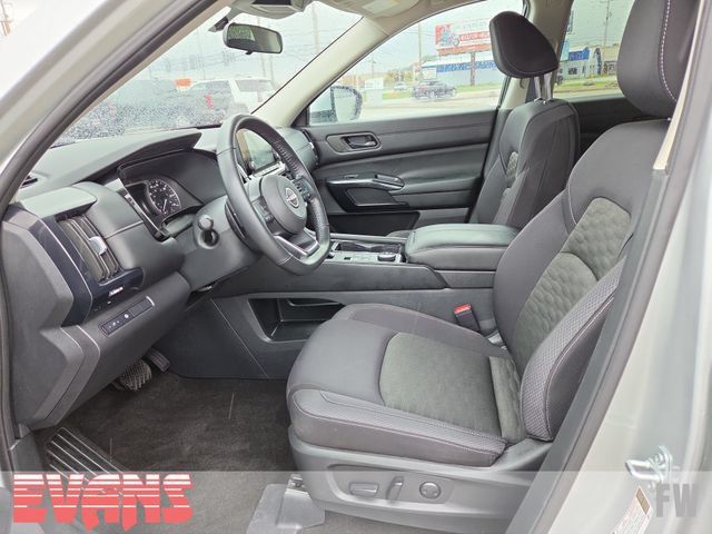 Used 2024 Nissan Pathfinder SV AWD/4WD image 17