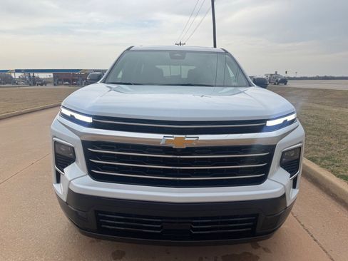 New 2026 Chevrolet Traverse High Country w/ LPO, Floor Liner Package image 8