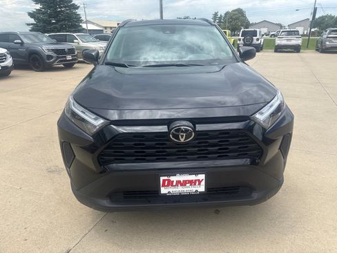 Used 2025 Toyota RAV4 LE AWD/4WD image 8