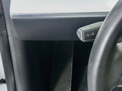 Used 2020 Tesla Model Y Long Range AWD/4WD image 16
