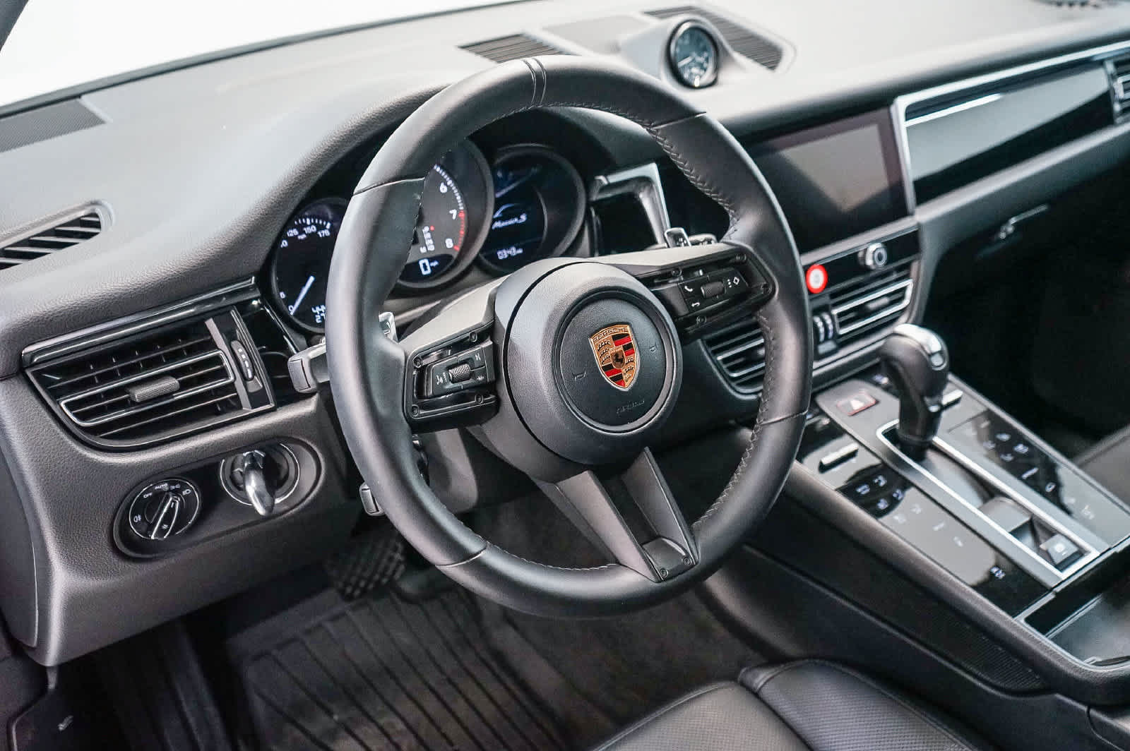 Certified 2026 Porsche Macan S AWD/4WD image 4