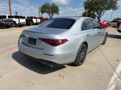 Used 2022 Mercedes-Benz S 580 4MATIC Sedan image 3