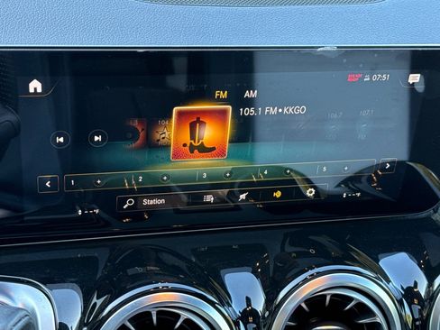 Certified 2022 Mercedes-Benz GLB 250 image 35