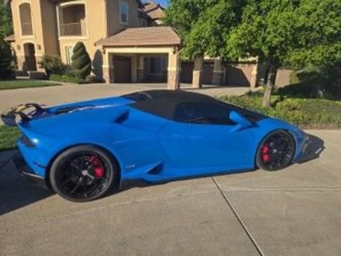 Used 2016 Lamborghini Huracan LP 610-4 AWD/4WD image 10
