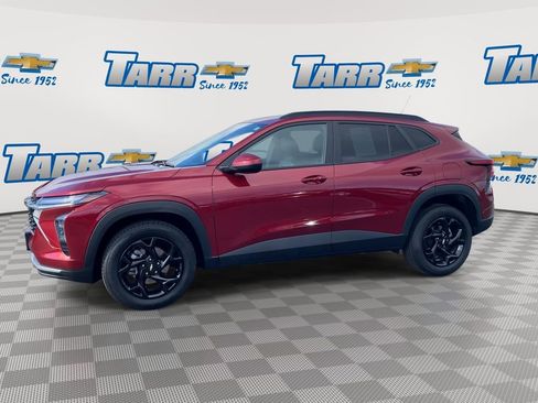 Used 2025 Chevrolet Trax LT w/ LT Convenience Package image 5