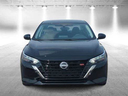 Used 2025 Nissan Sentra SR FWD image 3