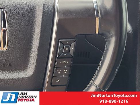 Used 2017 Lincoln Navigator Select image 29