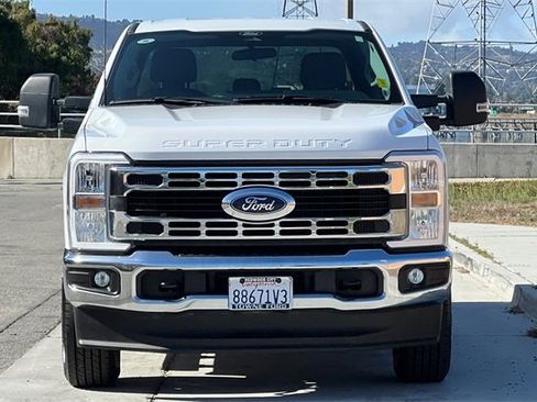 Used 2024 Ford F350 XLT image 9