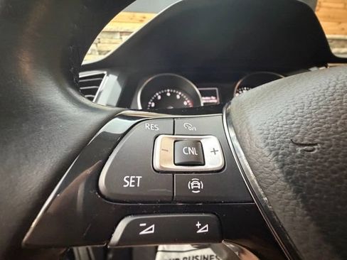 Used 2019 Volkswagen Tiguan SE AWD/4WD image 25