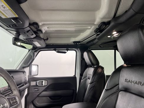 Used 2023 Jeep Wrangler Unlimited Sahara image 23