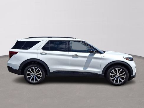 Certified 2022 Ford Explorer ST-Line w/ Class IV Trailer Tow Package RWD image 7