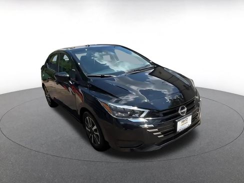 Used 2025 Nissan Versa SV FWD image 3