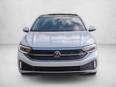 Used 2024 Volkswagen Jetta SEL FWD image 2