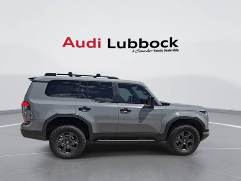 Used 2025 Lexus GX 550 AWD/4WD image 9