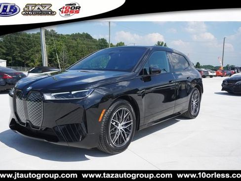 Used 2022 BMW iX xDrive50 w/ Sport Package AWD/4WD image 3
