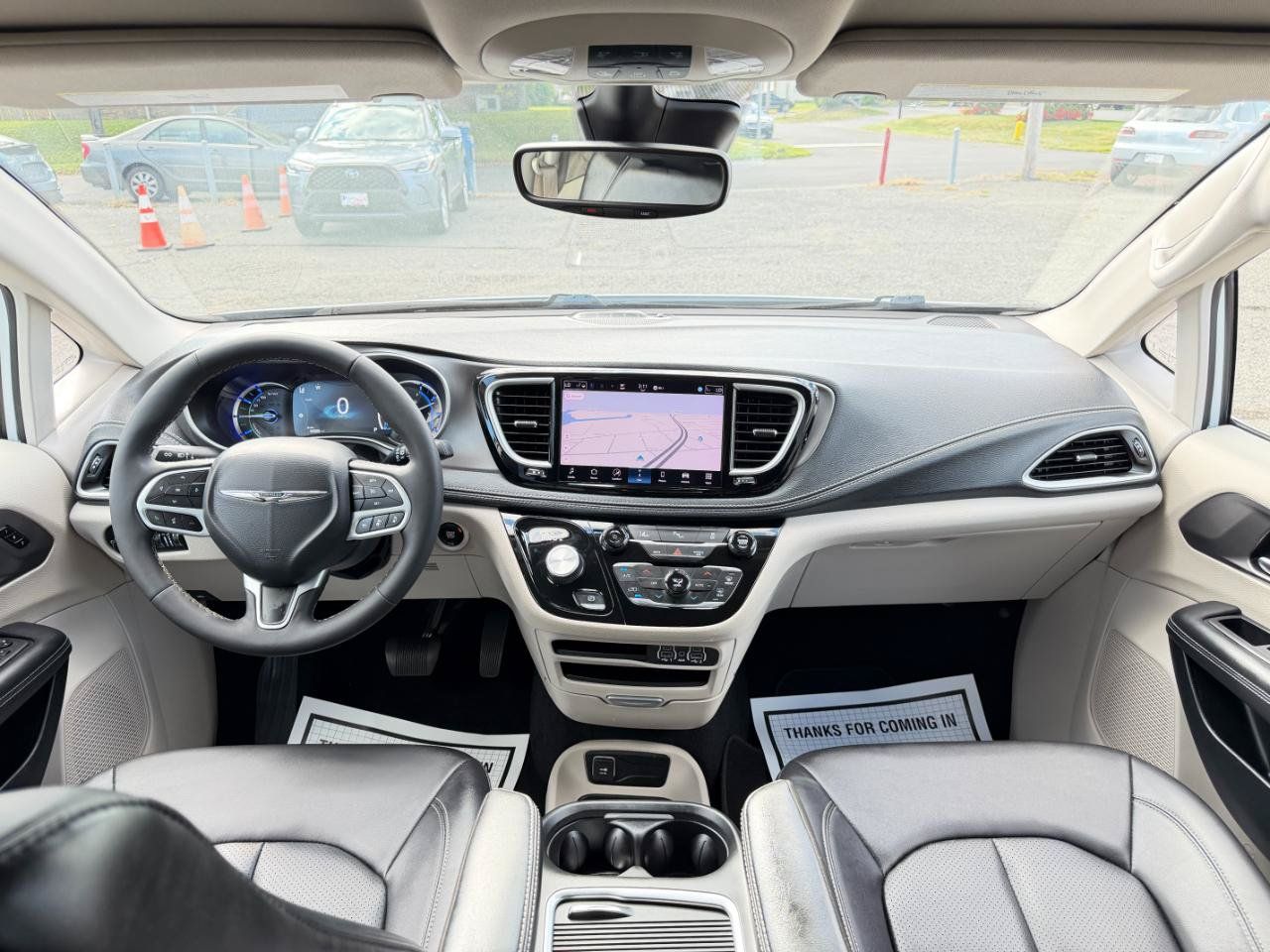 Used 2024 Chrysler Pacifica Limited FWD image 28