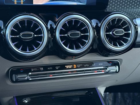 Certified 2025 Mercedes-Benz GLB 250 GLB 250 image 18