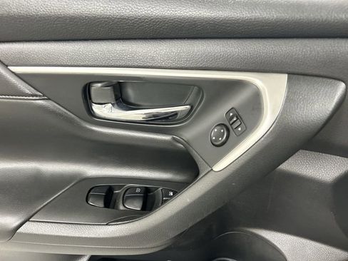 Used 2015 Nissan Altima 2.5 SV FWD image 11
