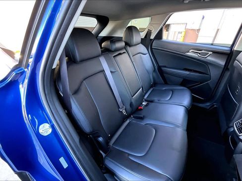 Used 2024 Kia Sportage EX image 19