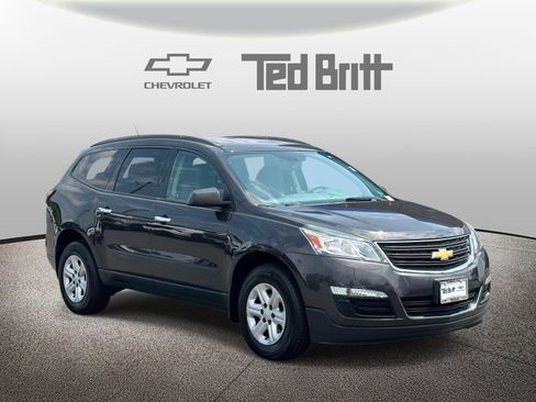 Used 2017 Chevrolet Traverse LS FWD image 3