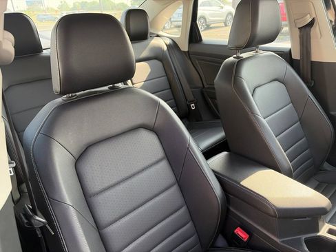 Used 2024 Volkswagen Jetta SE FWD image 12