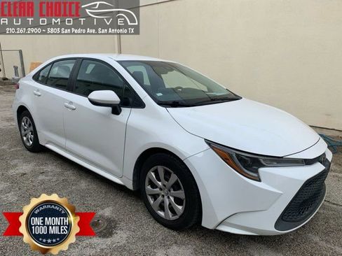 Used 2020 Toyota Corolla LE image 1