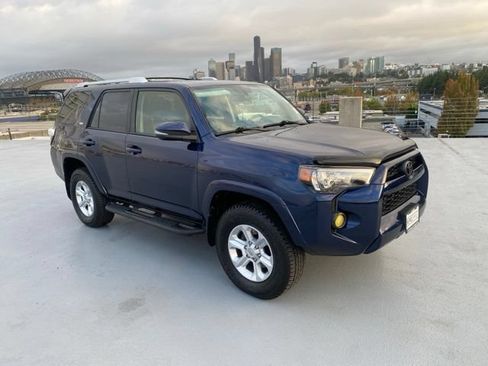 Used 2018 Toyota 4Runner SR5 Premium AWD/4WD image 31
