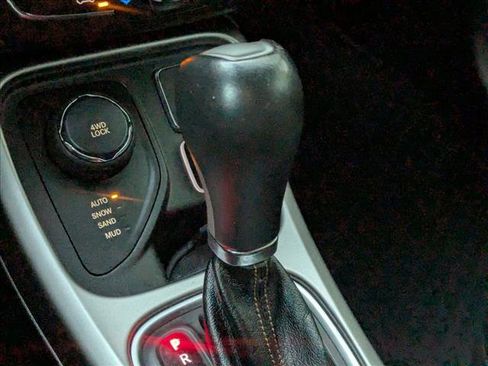 Used 2018 Jeep Compass Latitude w/ Popular Equipment Group image 12