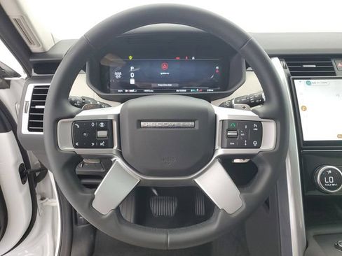Used 2025 Land Rover Discovery S AWD/4WD image 23