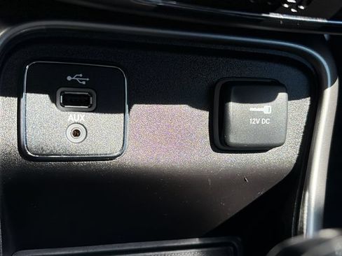 Used 2018 Jeep Compass Latitude FWD image 50