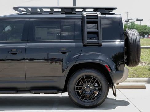 New 2026 Land Rover Defender 110 S AWD/4WD image 13