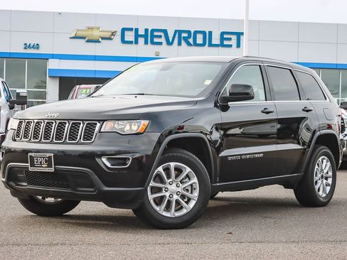 Used 2022 Jeep Grand Cherokee Laredo X image 1