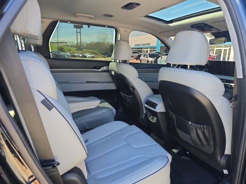 Used 2024 Hyundai Palisade SEL w/ Premium Package image 15