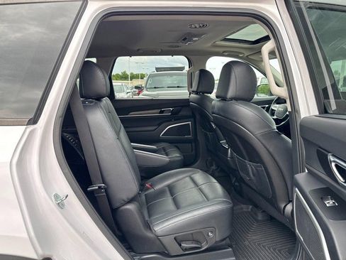 Used 2022 Kia Telluride EX w/ EX Premium Package AWD/4WD image 10