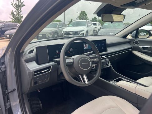 Certified 2025 Hyundai Sonata SEL FWD image 21