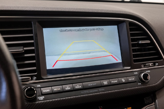 Used 2018 Hyundai Elantra Sport w/ Sport Premium Package 03 FWD image 16