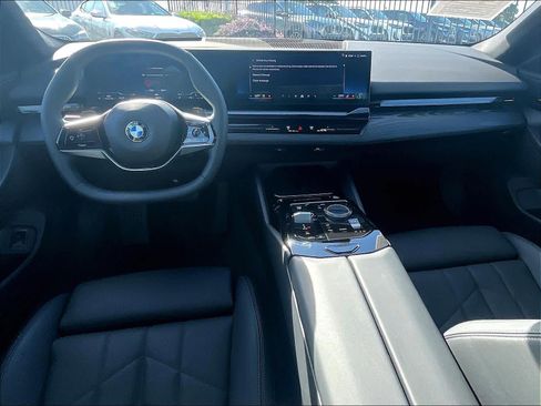 Used 2026 BMW 530i w/ Premium Package RWD image 18