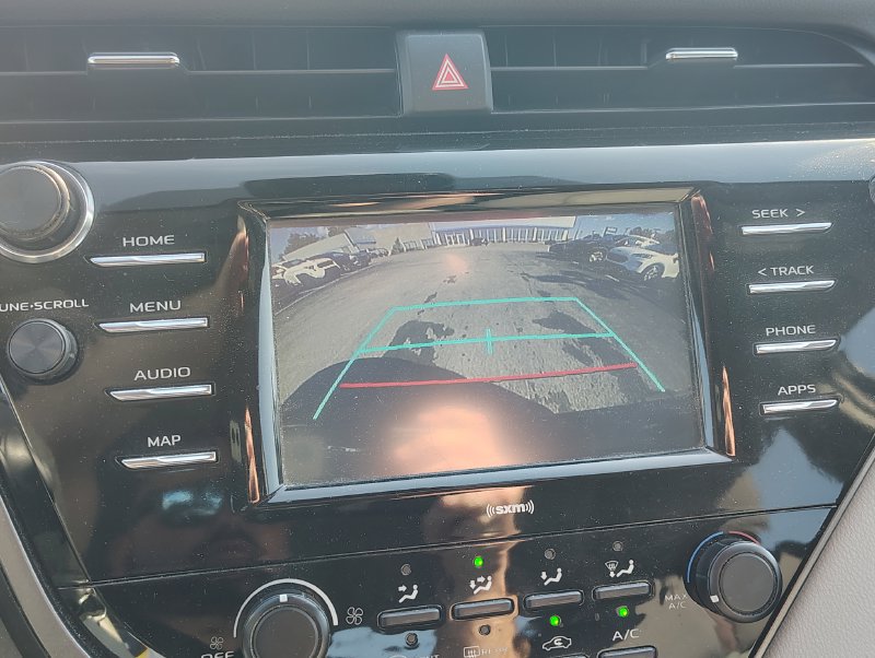 Used 2020 Toyota Camry LE FWD image 18