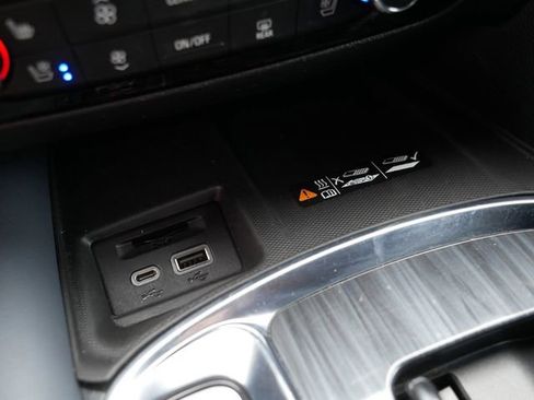Used 2024 Buick Enclave Premium AWD/4WD image 35