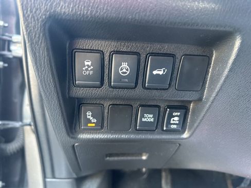 Used 2020 Nissan Pathfinder SL image 19