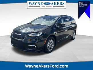 Used 2022 Chrysler Pacifica Touring-L 360° Tour