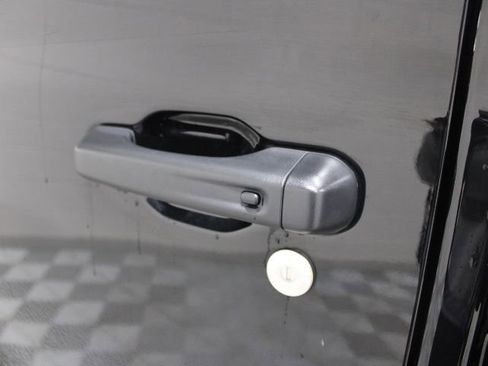 Used 2025 Jeep Wrangler Unlimited Rubicon image 18