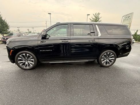 Used 2026 Chevrolet Suburban High Country w/ Sun And Tow Package AWD/4WD image 7