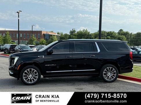 Used 2026 GMC Yukon XL Denali w/ Denali Reserve Package AWD/4WD image 4