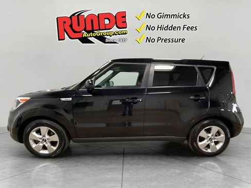 Used 2019 Kia Soul w/ Convenience Package FWD image 3