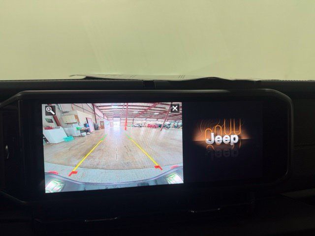 Used 2026 Jeep Gladiator Mojave AWD/4WD image 18