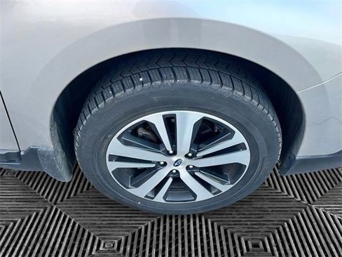 Used 2019 Subaru Outback 3.6R Limited w/ Popular Package #2 image 10